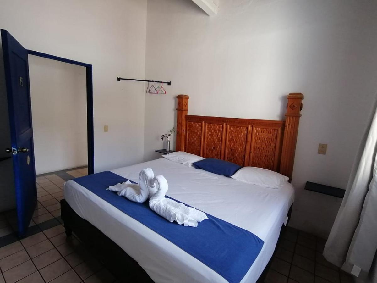 Hotel & Hostal Mayflower Puerto Escondido  Eksteriør bilde